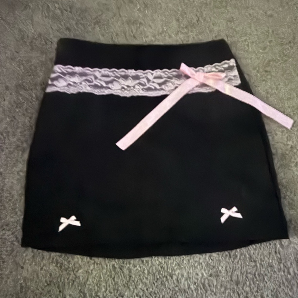 ROMWE Black Skirt with Pink Lace and Bow Details